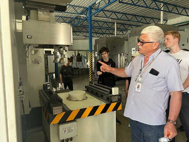 Студенты ЕТФ на практике познают азы будущей профессии